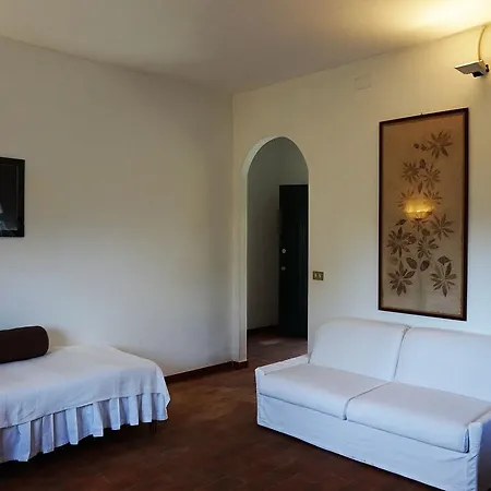 Agriturismo Poggio La Fioraia Country house *